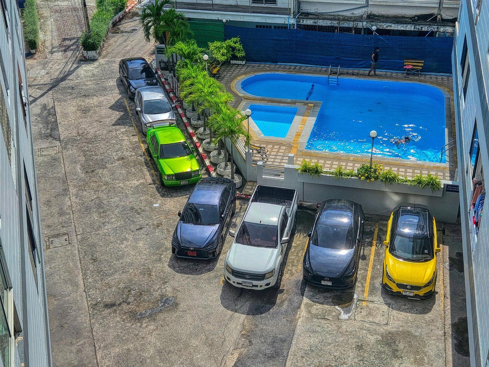 Hagone-Condotel Pattaya Exteriör bild